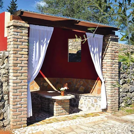 In With Balcony Or Terrace Apartment *